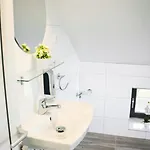 Amir Delux Hotel apartamentowy Schönefeld