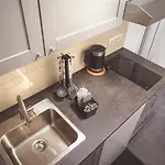 Amir Delux Hotel apartamentowy Schönefeld