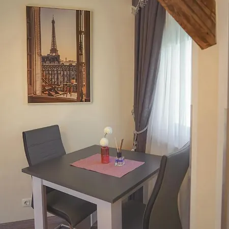Amir Delux Hotel apartamentowy 3*