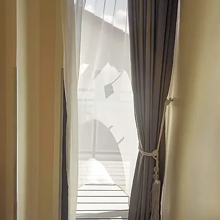 Hotel apartamentowy Amir Delux Schönefeld
