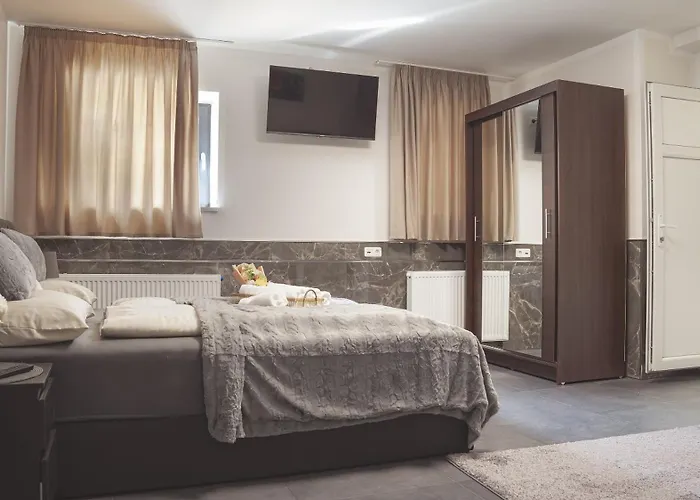 Amir Deluxe Schönefeld